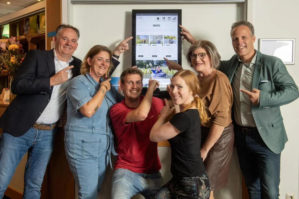 Bureau toerisme en de gemeente West Betuwe lanceren interactieve informatiezuilen