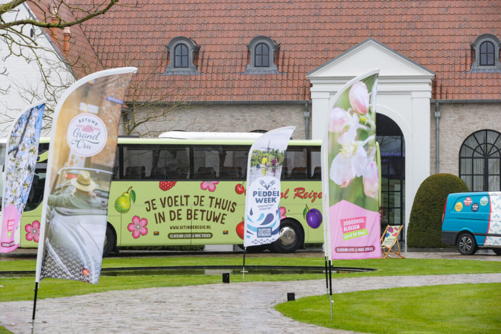 Bloesem-Beachflag-Copyright-Stichting-Bureau-Toerisme