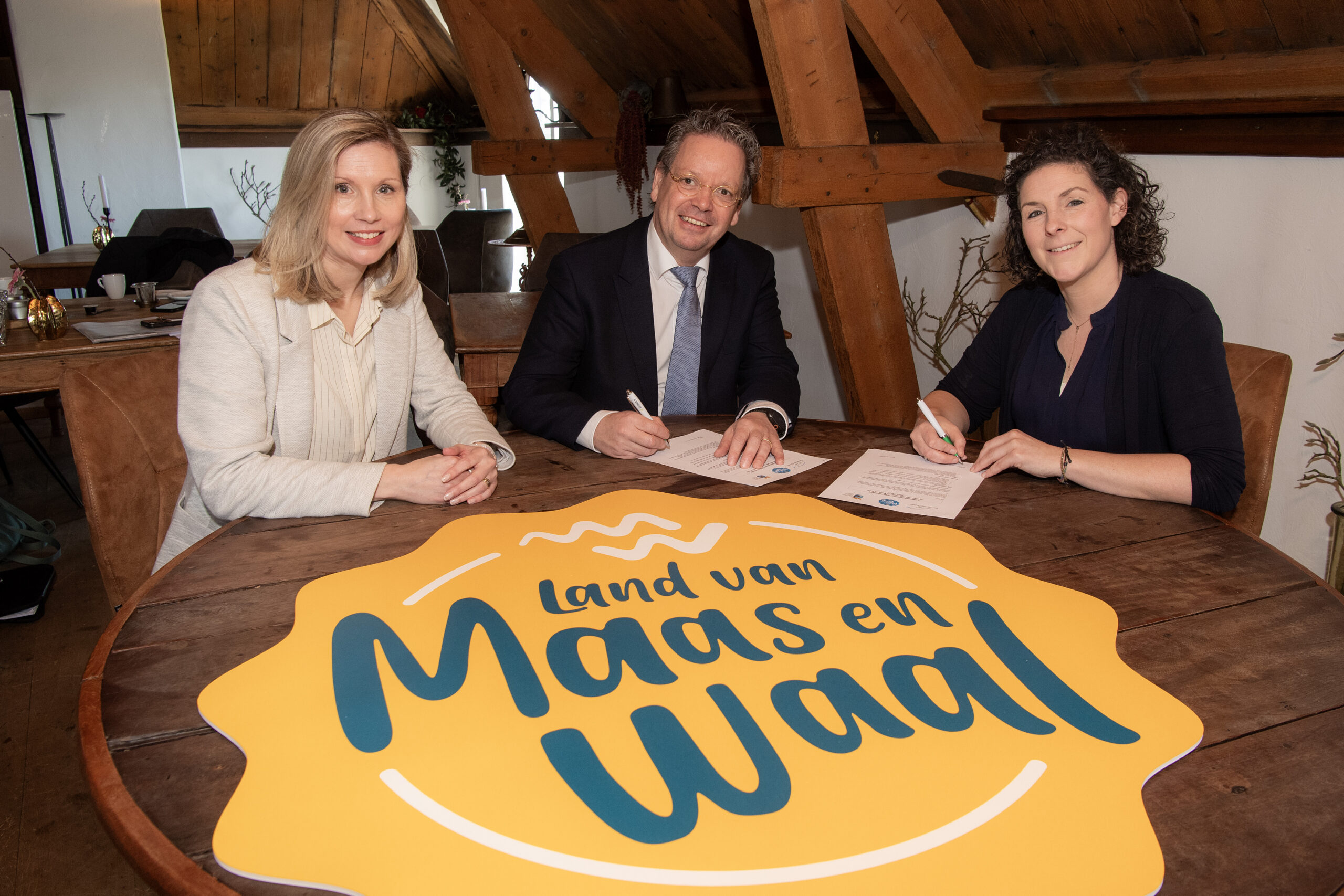 005rd_streekmarketing_landvanmaasenwaal - Stichting Bureau Toerisme